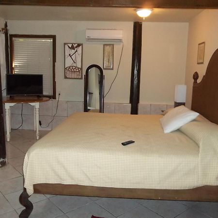 Fosters West Bay Resort Luaran gambar