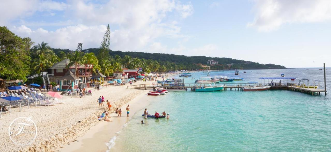 Fosters West Bay Resort Luaran gambar