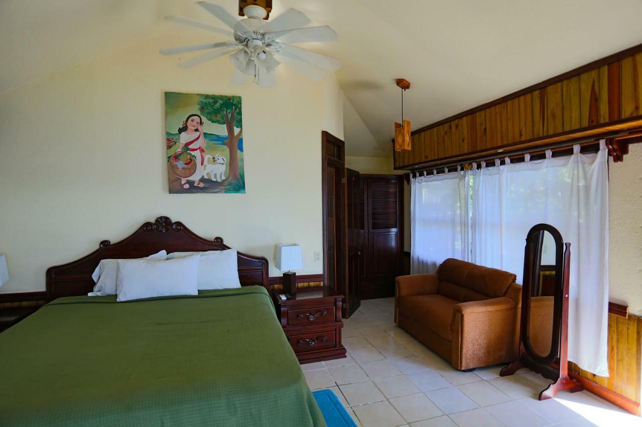 Fosters West Bay Resort Luaran gambar