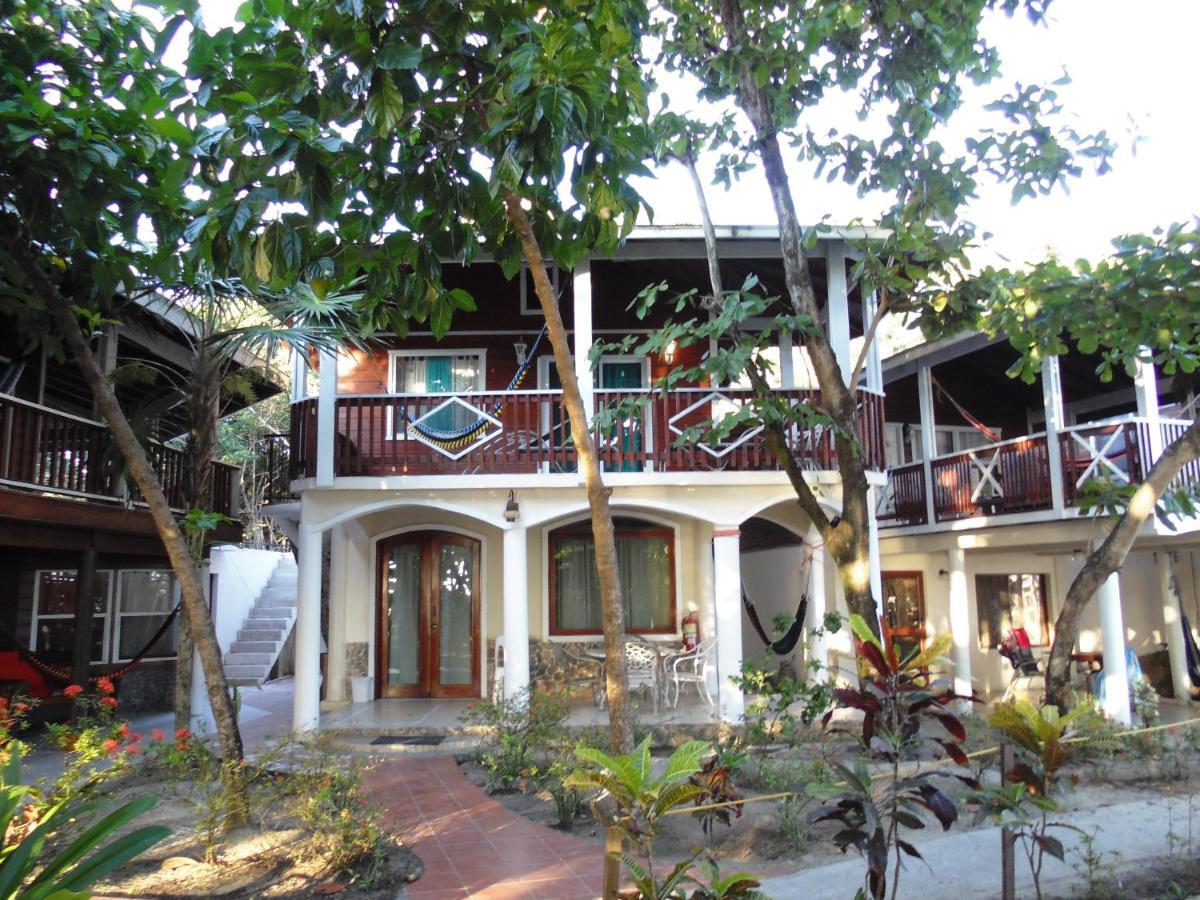 Fosters West Bay Resort Luaran gambar